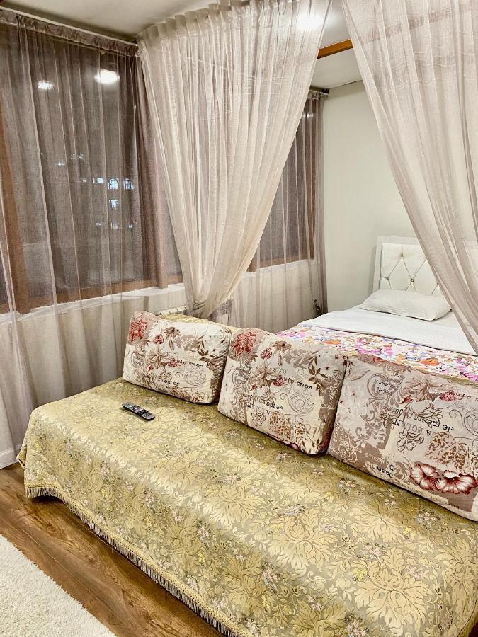 Просторная Двухкомнатная Квартира Жк Бакытты Омир Almaty Exterior foto