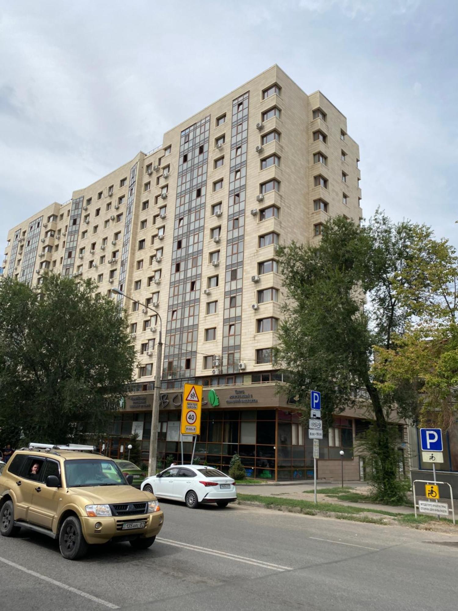 Просторная Двухкомнатная Квартира Жк Бакытты Омир Almaty Exterior foto